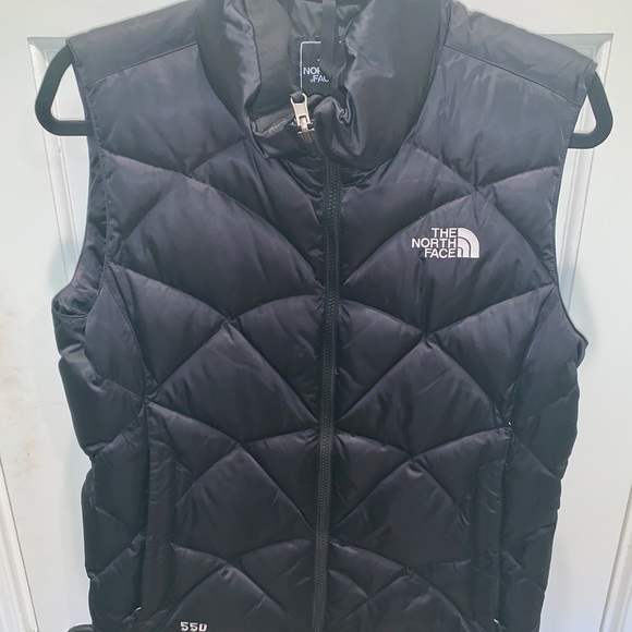The North Face Jackets & Blazers - The North Face vest 550 MEDIUM